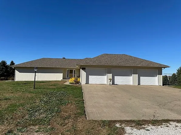 989 14th Ave SE, Le Mars, IA 51031