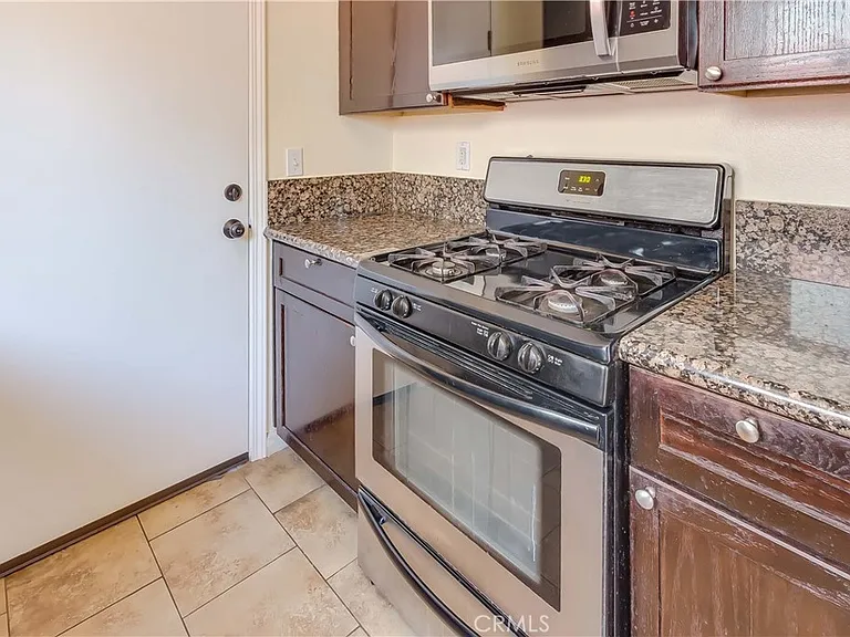 633 Elaine Ave — Photo 16
