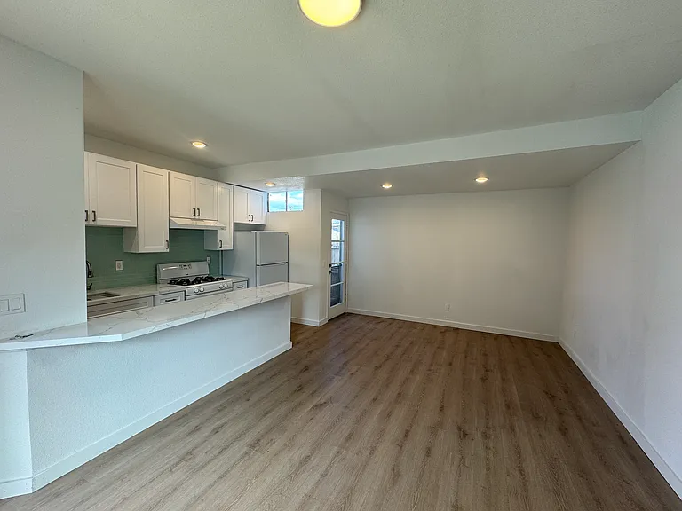 1108 S Seaward Ave — Photo 6