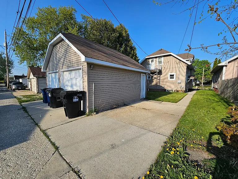 1926 Thurston Ave — Photo 31