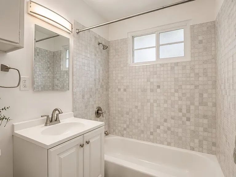Must-See! 1bd+1ba At 1553-1555 Riverside Dr. Glendale, Ca 91201 — Photo 8