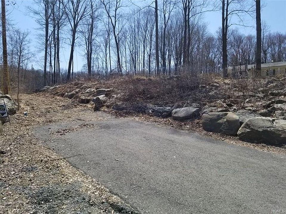 1st image of 31 Boulder Dr