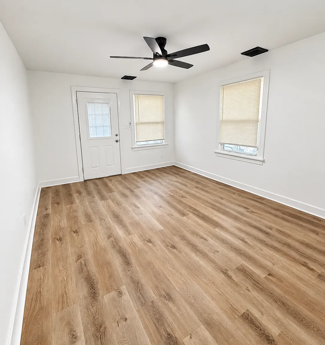 902 Camden Avenue - 1 — Photo 3