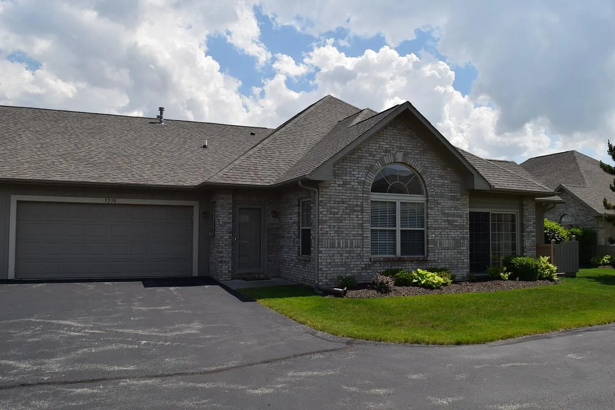 5250 Coventry Ln — Photo 1