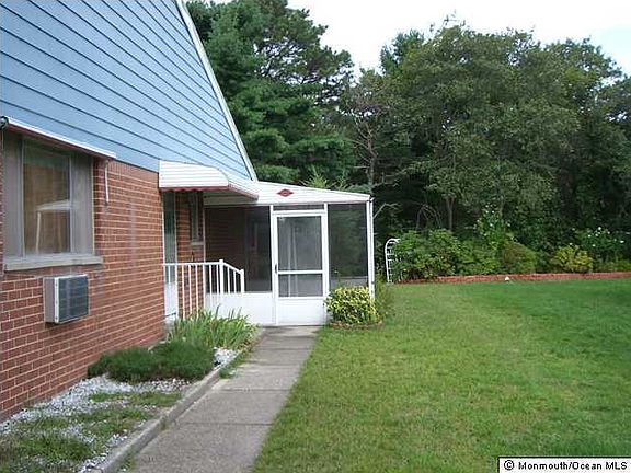 3rd image of 18 Franklin Lane #B