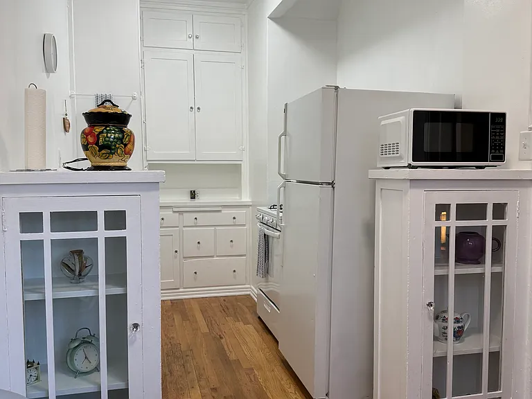 1803 N Wilton Pl #105 — Photo 8