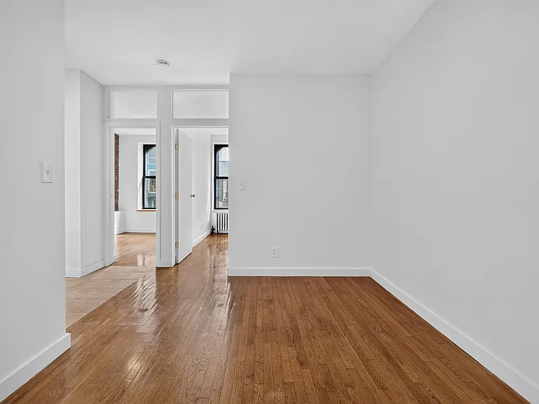 631 E 11th St #24 — Photo 12