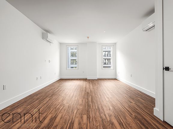 4th image of 26-24 4th St #709A