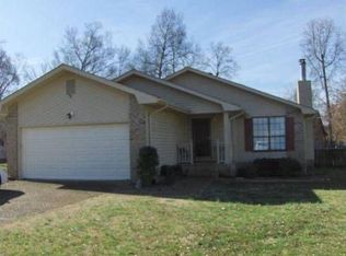 1290 Village Green Dr, Hixson, TN 37343