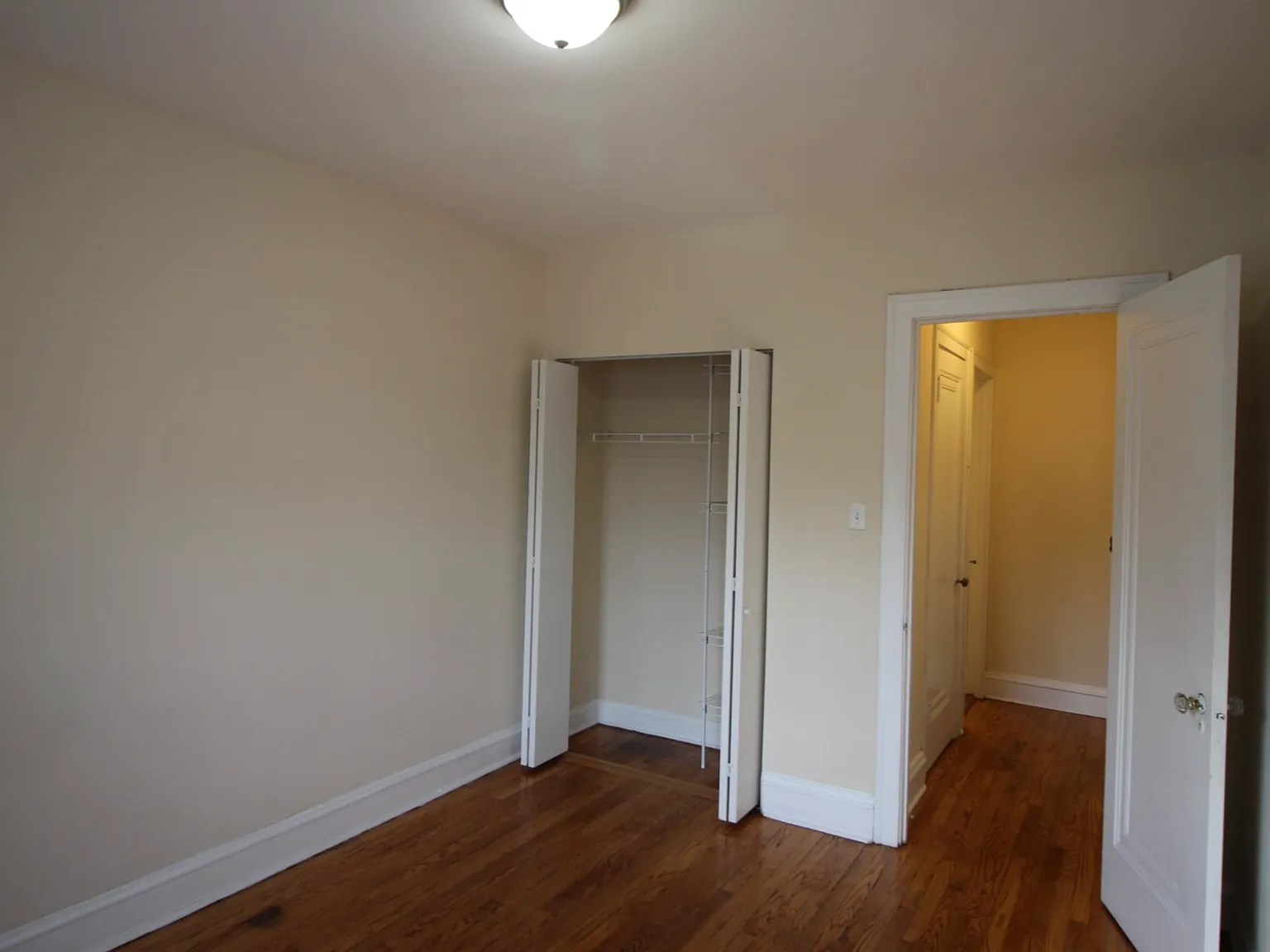 2 bed, 800 sqft, $1,600 — Photo 3