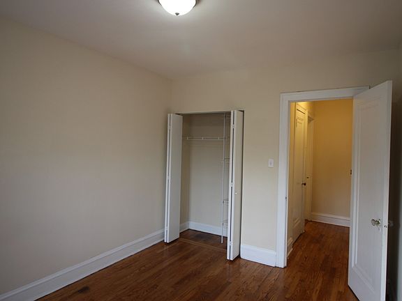 3rd image of 2318 W Granville Ave #2