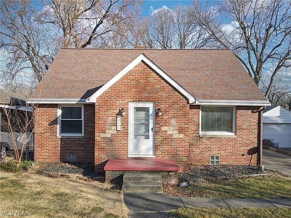 2nd image of 2487 Eastgate Ave