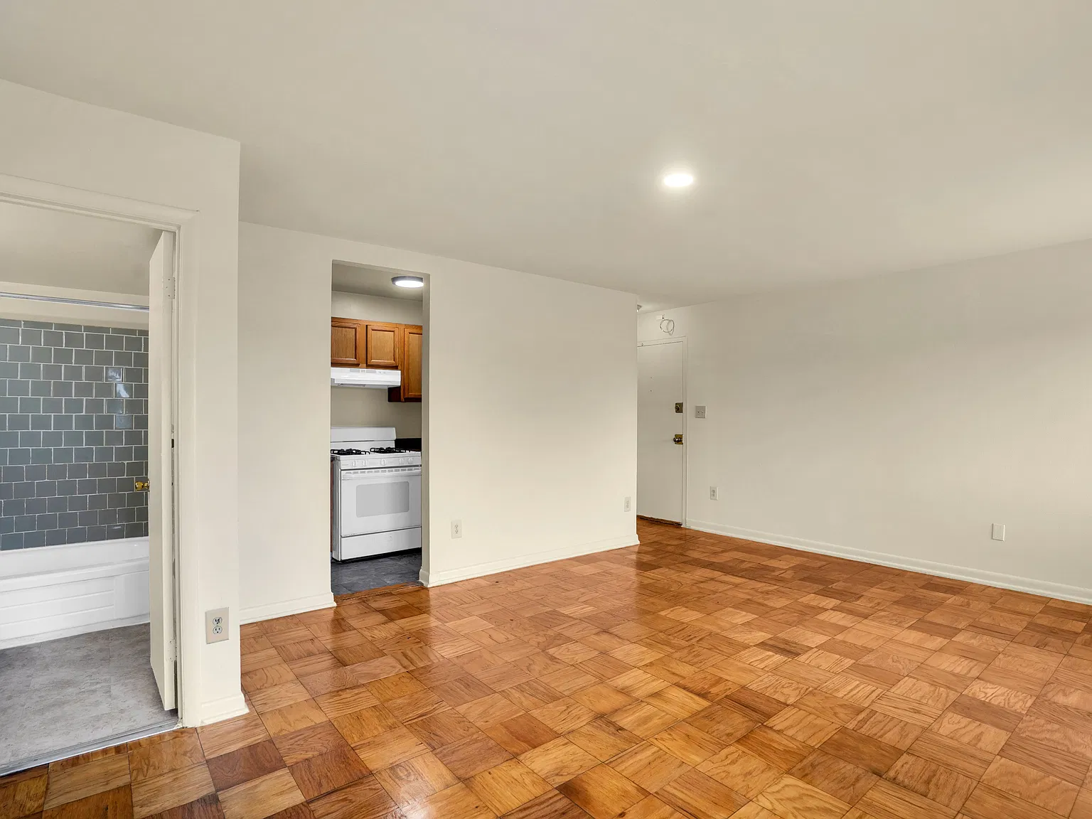 The McKinley Apts — Photo 2