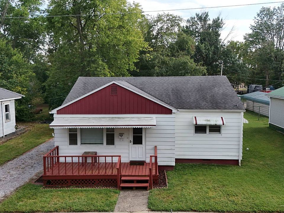 1st image of 604 W College St