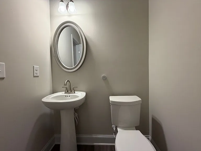 61 N Village Cir — Photo 12