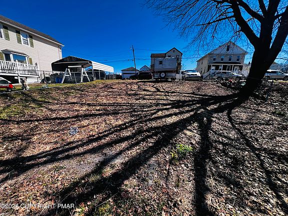 5th image of 191 Green St