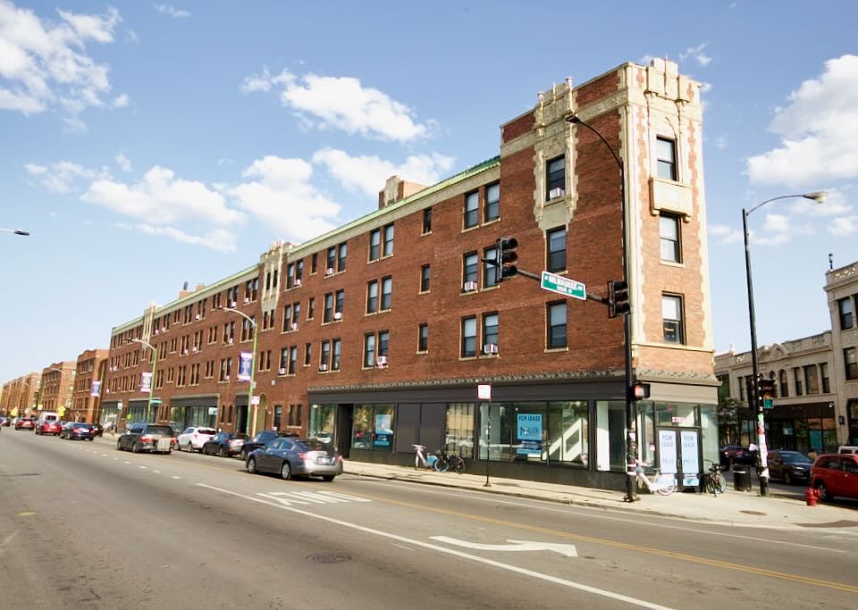 1st image of 3335 W Diversey Ave #811