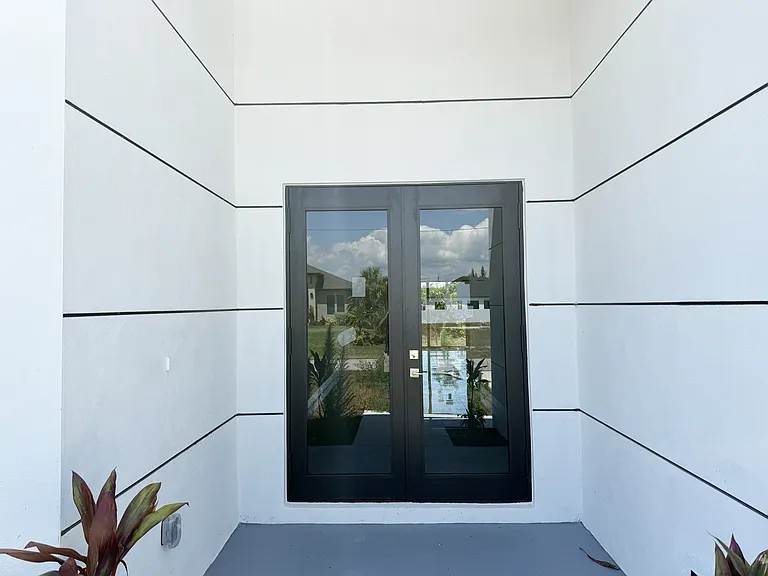 2726 NW 41st Pl — Photo 3