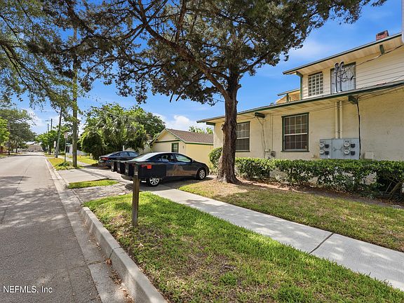 5th image of 1805 PERRY Place