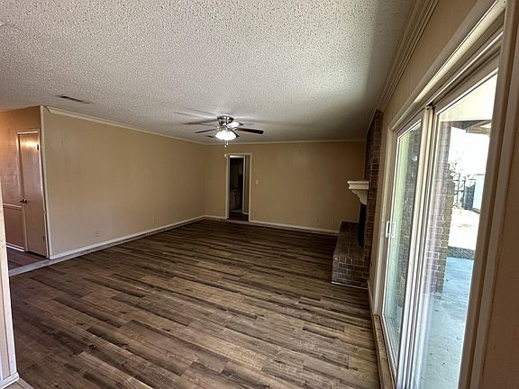 2nd image of 4704 Fernwood Dr