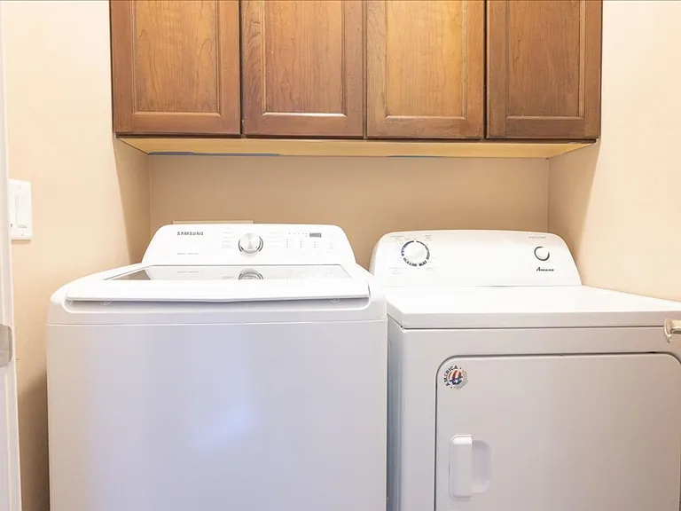 2450 E Blue Diamond Dr — Photo 33