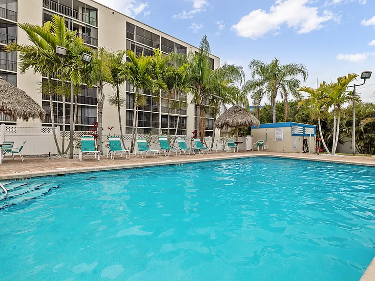 1000 Cove Cay Dr — Photo 28