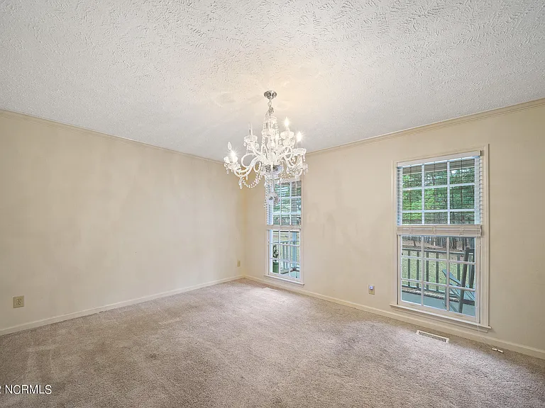 300 Clearfield Ln — Photo 9
