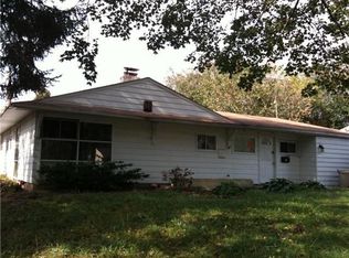 23 Mulberry Ln, Levittown, PA 19054