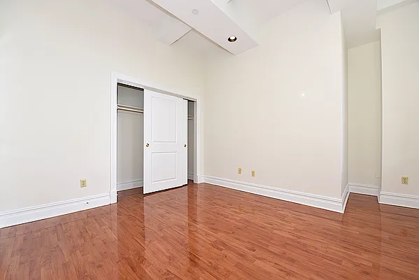 Rented by Keller Williams NYC | media 16