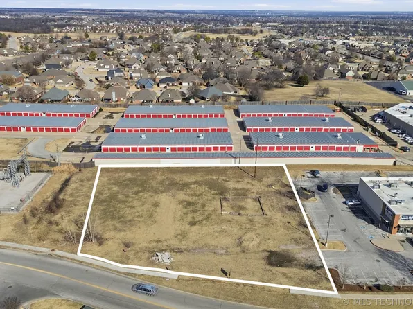 800 E Hillside Dr, Broken Arrow, OK 74012