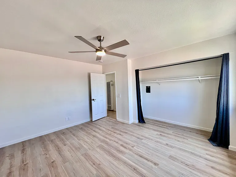 422 N Vine St #D — Photo 8