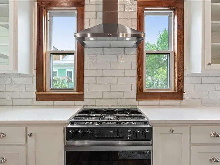 1608 S Church St — Photo 10