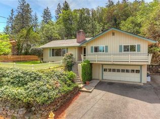 1410 Woodland Dr, Ashland, OR 97520