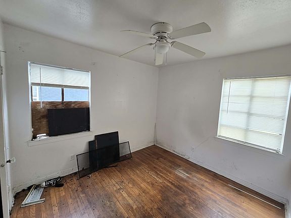 5th image of 2710 Exeter Dr