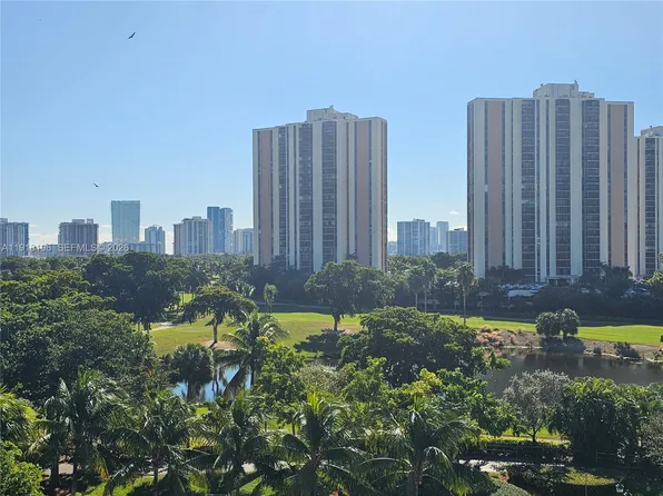 20500 W Country Club Dr APT 716, Aventura, FL 33180