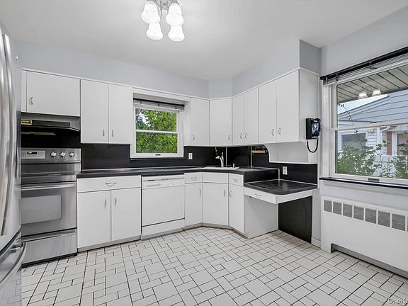 5th image of 46 Patton Boulevard