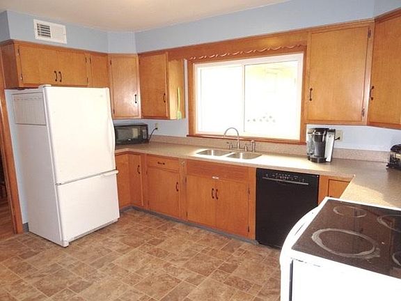 2nd image of 214 E Jennings Ave