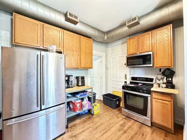 1058 N Rockwell St, Chicago, IL