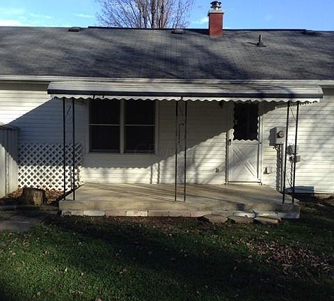 2nd image of 129 Williamsburg Ln NW