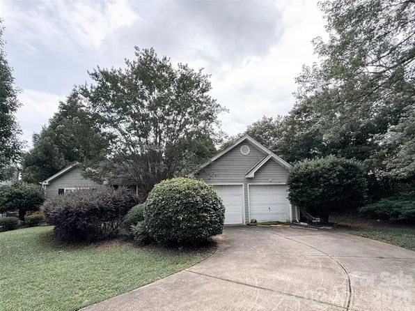 5029 Cello Ct, Charlotte, NC 28215