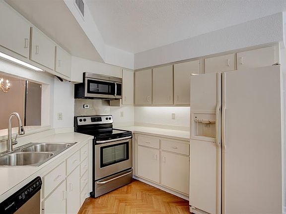 4th image of 3970 Lancashire Ln #3970