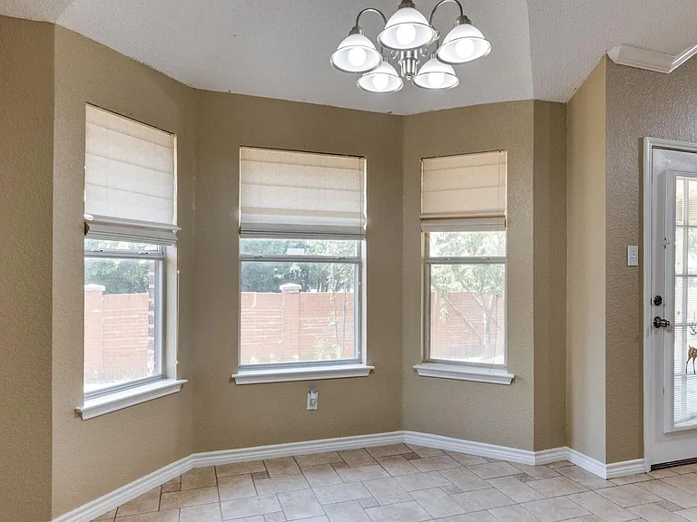 7704 Chandler Ct — Photo 12