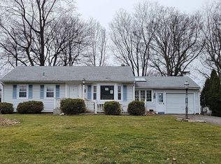 95 Sierra Dr, Rochester, NY 14616