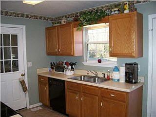 3rd image of 154 Gregory Dr