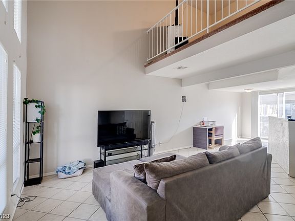 3rd image of 462 Sellers Pl #462