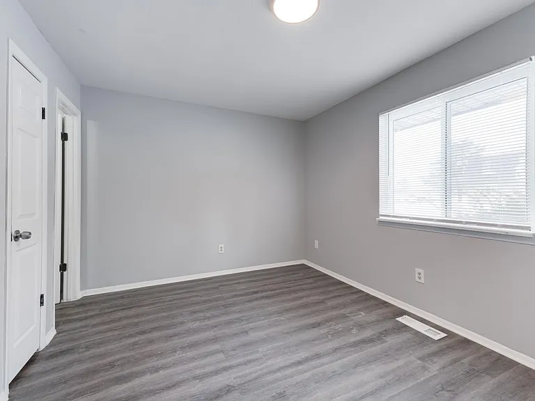 The Grove Apartments — Photo 11