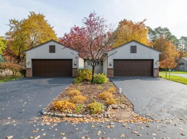 801 Highbanks Dr, Allegan, MI 49010