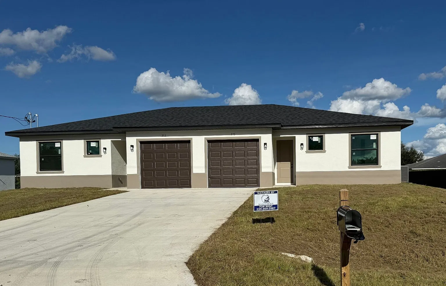 3 bed, 2.0 bath, 1218 sqft, $1,725 — Photo 2