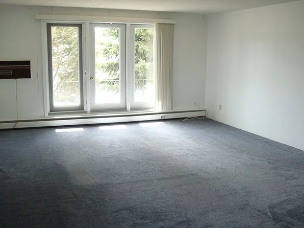 Elk Apartments, 1605 7th St E, Saskatoon, SK S7H 0Z3