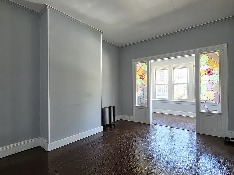96 Brown Pl #A — Photo 32